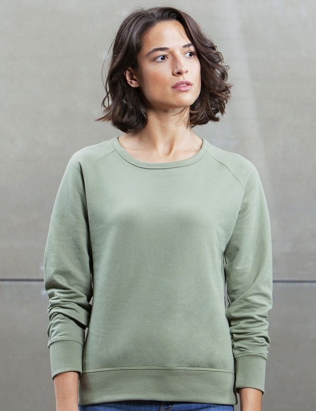 womens-favourite-sweatshirt-a62313ea10d2